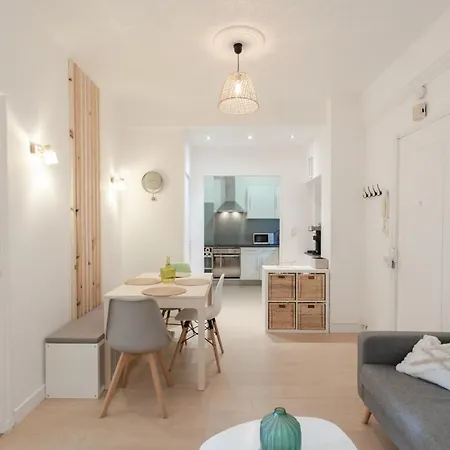 26 , La Riviera Appartement *